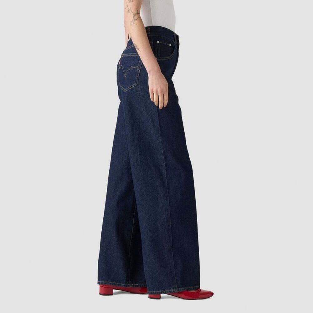 Levi's Women's Wide Leg Jeans in Dark Indigo with Contrast Stitching - Picture 2 of 3